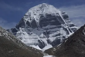 Mount Kailash Kora Tour